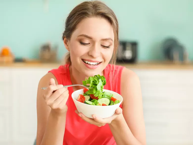 Wpływ diety roślinnej na zdrowie hormonalne kobiet – fakty i mity